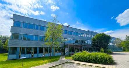 Gebäude Starnberg - Büro/Praxis mieten in Starnberg - Großes Potential für Ihr Gewerbe! - Günstige und attraktive Büro-, Praxis oder Storageflächen  Provisionsfrei für den Mieter! - München in 10 Minuten erreichbar