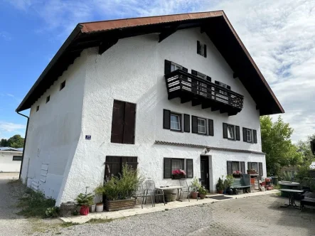  - Haus kaufen in Neuötting - Freistehendes Einfamilienhaus mit Baugrundstück in Neuötting