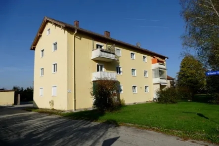 Außenansicht - Wohnung kaufen in Töging am Inn - 3 Zi.-ETW + Garage -Zentral + Top-Zustand-