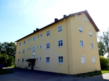 Außenansicht - Wohnung kaufen in Töging am Inn - 3 Zi.-ETW + Garage -Zentral + Top-Zustand