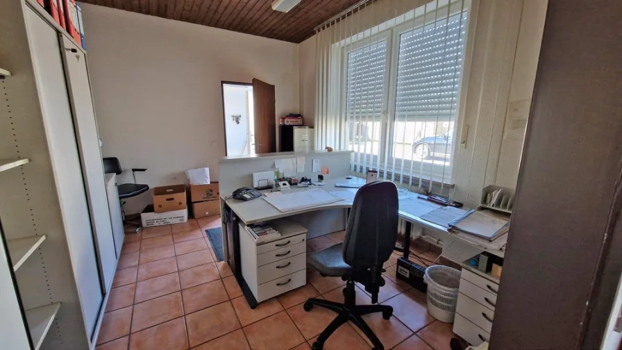 Büro EG