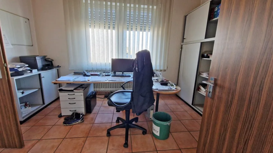 Büro EG