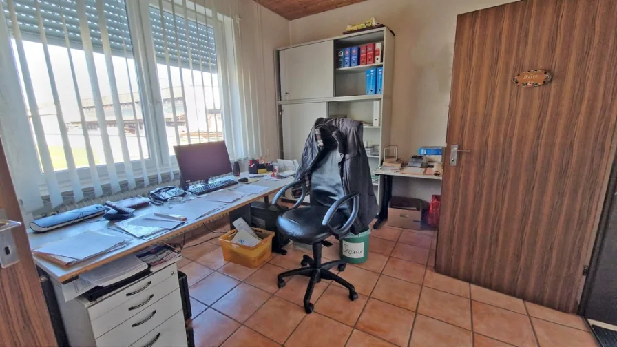 Büro EG