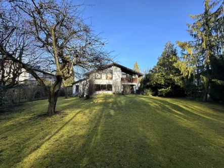 Ansicht - Haus kaufen in Stein an der Traun - Idyllisch gelegenes Einfamilienhaus in Waldrandlage