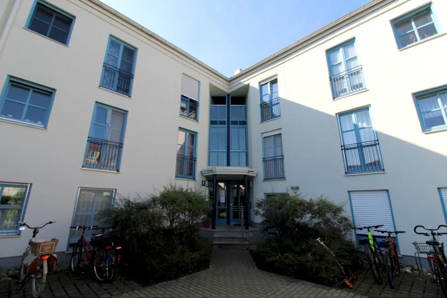 Ansicht - Wohnung mieten in Rosenheim - Moderne 3-Zimmer Dachgeschosswohnung mit Balkon, Duplexparker und Einbauküche in Rosenheim/Happing!