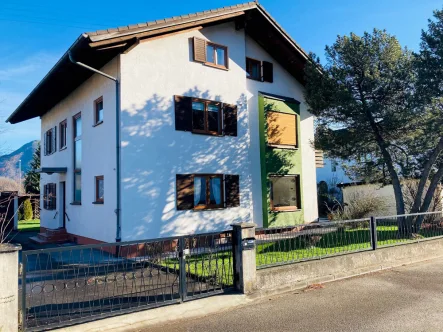  - Haus kaufen in Flintsbach am Inn - 2- Familienwohnhaus mit großzügigem Grundstück in Flintsbach am Inn