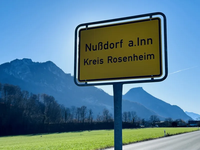  - Grundstück kaufen in Nussdorf am Inn - Nussdorf am Inn: Attraktives Grundstück für eine DHH in zentraler und ruhiger Lage