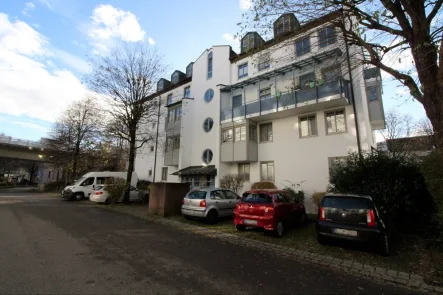 Ansicht - Wohnung kaufen in Rosenheim - Praktisch! Vermietete 1-Zimmer ETW im DG mit Einbauküche und Duplexparker!