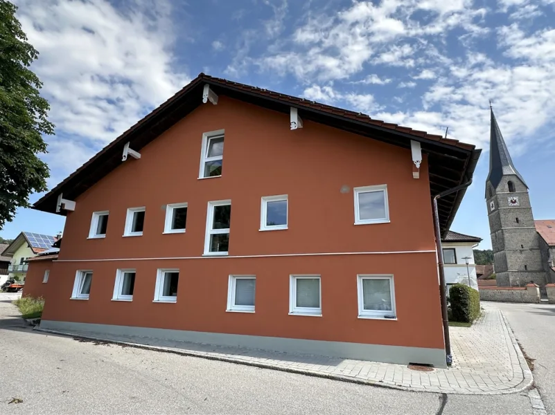 Außenansicht - Haus kaufen in Stammham - Wohnen in einem traditionsreichen Haus mitten im Ort - aufwendig saniert