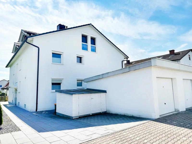 Ansicht - Wohnung kaufen in Kolbermoor - Neuwertige 3,5 Zimmer DG-Wohnung mit Einbauküche und großem Balkon!