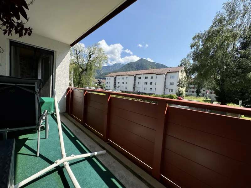 Blick nach Südost - Wohnung kaufen in Grassau - Ruhige 3-Zi.-Hochparterre-ETW mit Süd-Loggia-Bergblick-Balkon