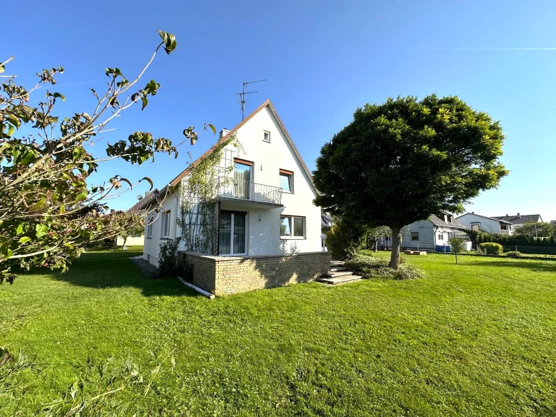 Ansicht - Haus kaufen in Mühldorf am Inn - Sonniger Blick ins Grüne