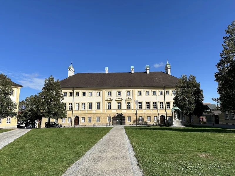  - Wohnung mieten in Altötting - Exklusiv am Kapellplatz-diese Wohnung ist mehr als außergewöhnlich!