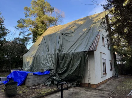 Außenansicht - Haus kaufen in Waldkraiburg - Waldkraiburg, EFH mit Brandschaden, Handwerker aufgepasst !!!!