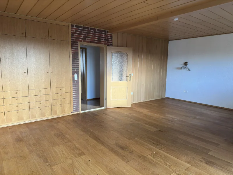 Wohnzimmer mit Einbauschrank