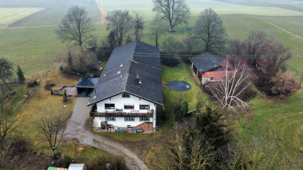   - Haus kaufen in Eiselfing / Schilchau - Ehemaliges landwirtschaftliches Anwesen in Alleinlage