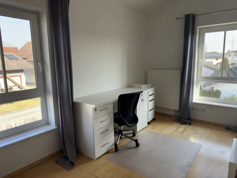 Büro Zimmer OG