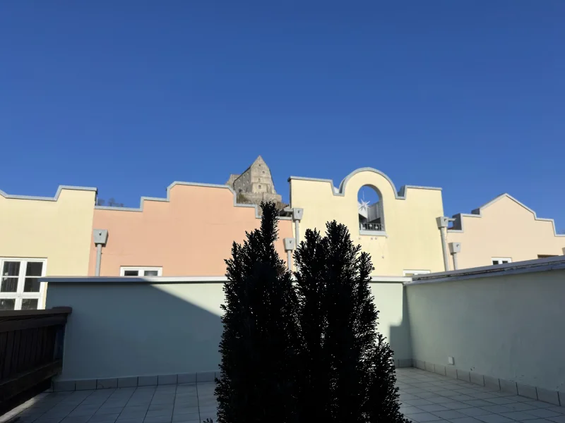 Dachterrasse mit Burgblick- Wohnung im 2. Obergeschoss