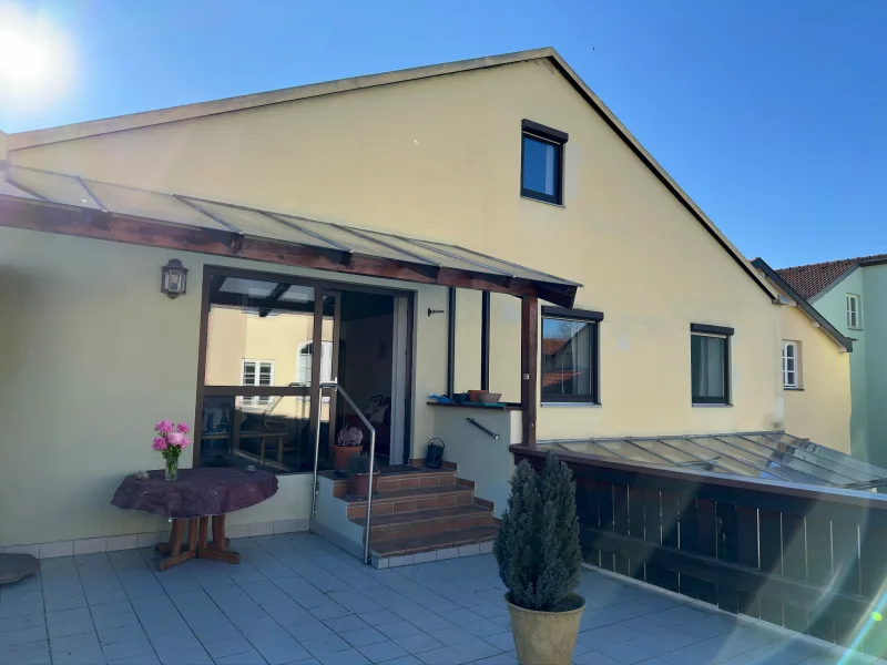 Dachterrasse- Wohnung im 2. Obergeschoss - Haus kaufen in Burghausen - Wohnen mit Burgblick in der Altstadt