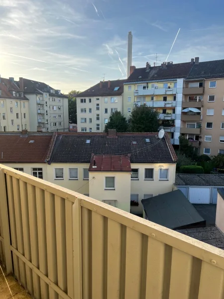 Ausblick Balkon - Wohnung mieten in Nürnberg - 2-Zimmer-Wohnung in Nürnberg-Gibitzenhof im 3. OG ohne Aufzug mit Balkon