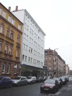 Hausansicht - Wohnung mieten in Nürnberg - Komplett renoviert! Freundliche 3 Zimmerwohnung in der Nürnberger Südstadt