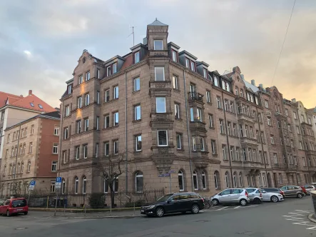 Außenansicht - Wohnung mieten in Nürnberg - Großzügige 5-Zimmer-Wohnung mit Burgblick