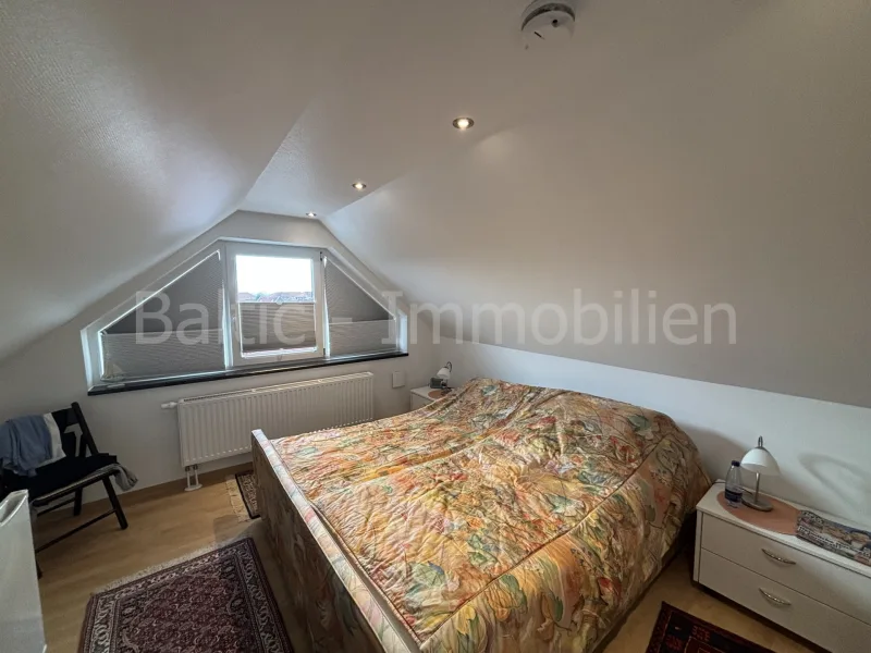 Schlafzimmer DG