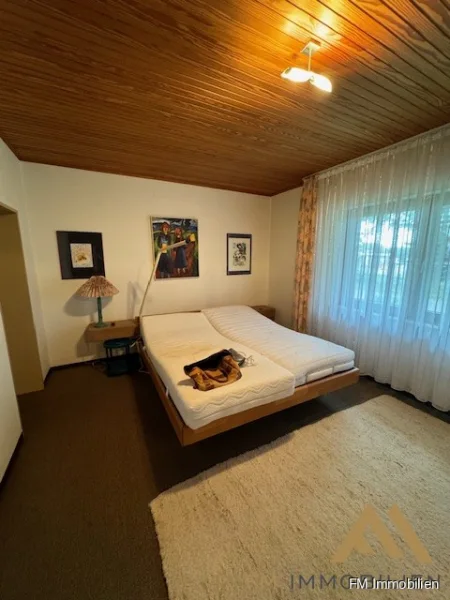 Schlafzimmer (2)