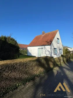 Außenansicht - Haus kaufen in Wittmund / Carolinensiel - Verkauf: Freistehendes Einfamilienhaus in Carolinensiel!