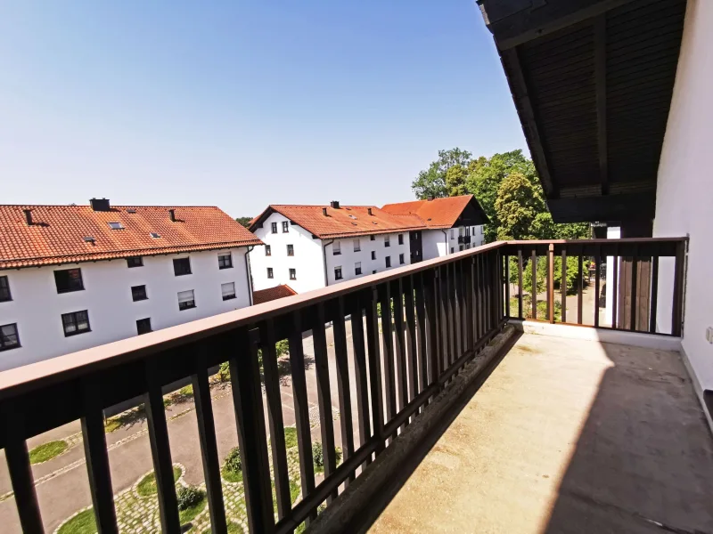 Terassenartiger Balkon - Wohnung mieten in Deisenhofen - ***Traumwohnung mit offener Küche und terrassenähnlichem Balkon in TOP-Lage ****