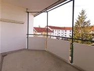 Großer überdachter Westbalkon