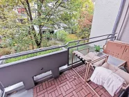 Ruhiger Balkon zum Innenhof