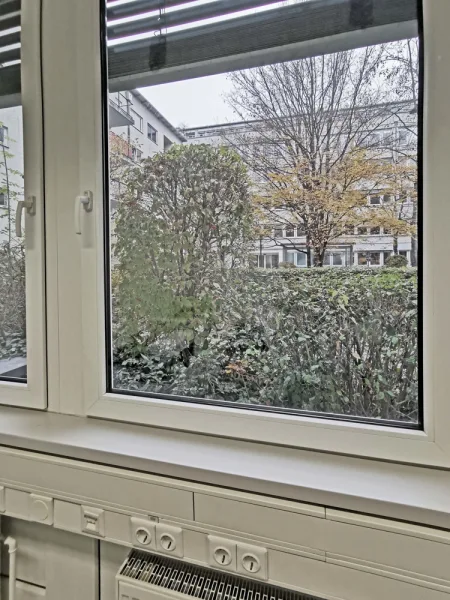 Blick aus dem Büroraum 2 - Büro/Praxis mieten in München - Kleines Büro auf der Schwanthaler Höhe - Nähe Heimeranplatz - SOFORT BEZIEHBAR