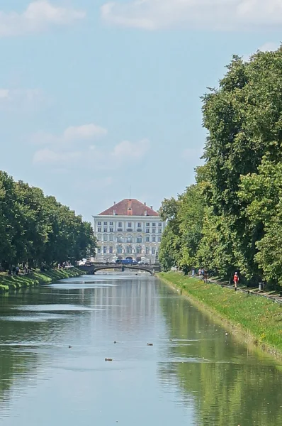 Kanal - Wohnung mieten in München - Gemütliches Dachgeschoss-Apartment direkt am Nymphenburger Kanal...