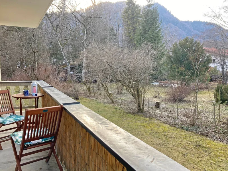 Balkon mit Bergblick - Wohnung mieten in Weissach - Wohnen, wo andere Urlaub machen...