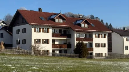 Südansicht - Haus kaufen in Hohenpeißenberg - gepflegtes 4 Familienhaus mit ansprechender Rendite mit Traumbergblick in Hohenpeißenberg