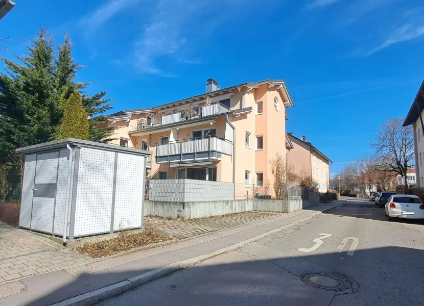 Zentrale Wohnanlage - Wohnung kaufen in Starnberg - NEU .... IDEALE LAGE FÜR FAMILIE - 4 ZI.-WOHNUNG MIT KLEINEM GARTEN