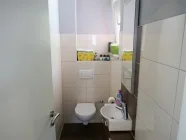 neuwertiges Gäste-WC
