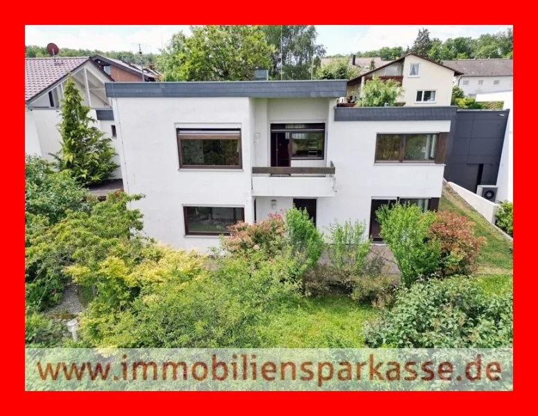 Hausansicht - Haus kaufen in Wiernsheim - Architektenhaus in unverbaubarer Aussichtslage!