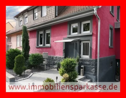 Willkommen Zuhause - Haus kaufen in Oberderdingen - Reichlich Fläche & sehr gepflegt!