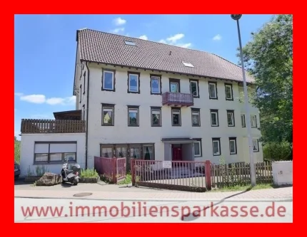 Straßenansicht - Wohnung kaufen in Schömberg - Familie gesucht - Wohnung vorhanden!