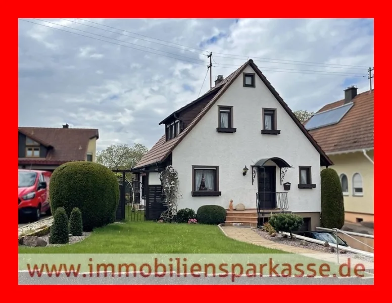 Ansicht von der Straße - Haus kaufen in Straubenhardt - Gepflegte Immobilie in toller Lage!