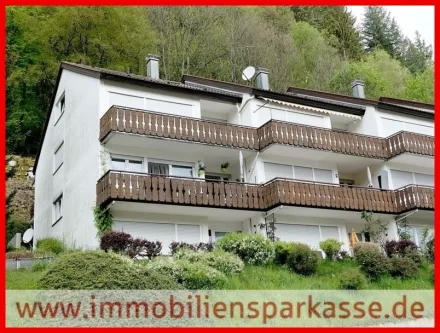 Hausansicht - Wohnung kaufen in Bad Wildbad - Traumhafte Aussichten vom eigenen Balkon!