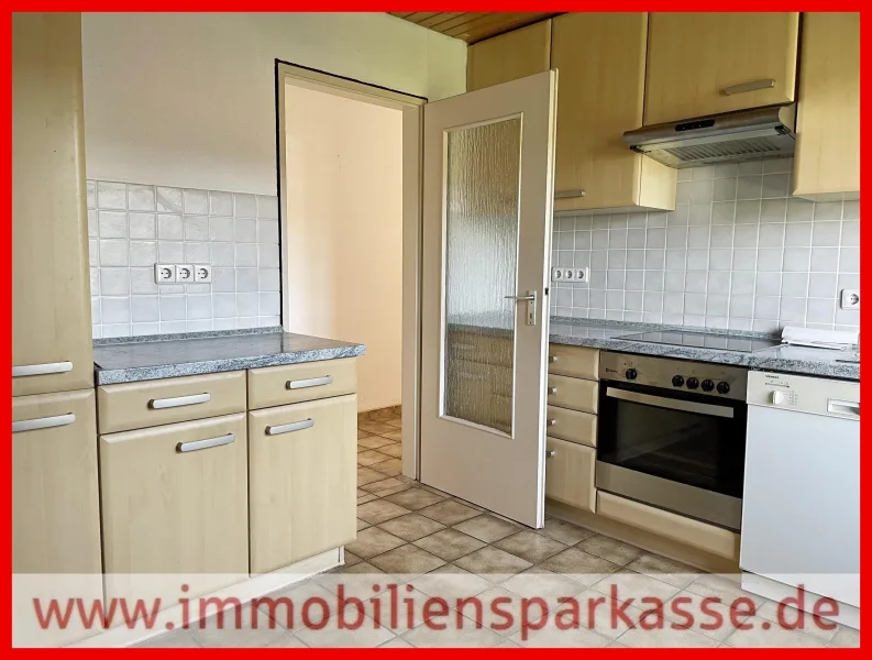 Küchenansicht  - Wohnung kaufen in Keltern - Großzügige Wohnung mit Garage und Balkon!