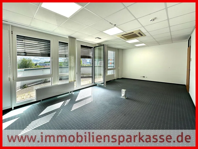 mit Terrassenzugang - Büro/Praxis mieten in Karlsbad - Einheit im 2. Obergeschoss!