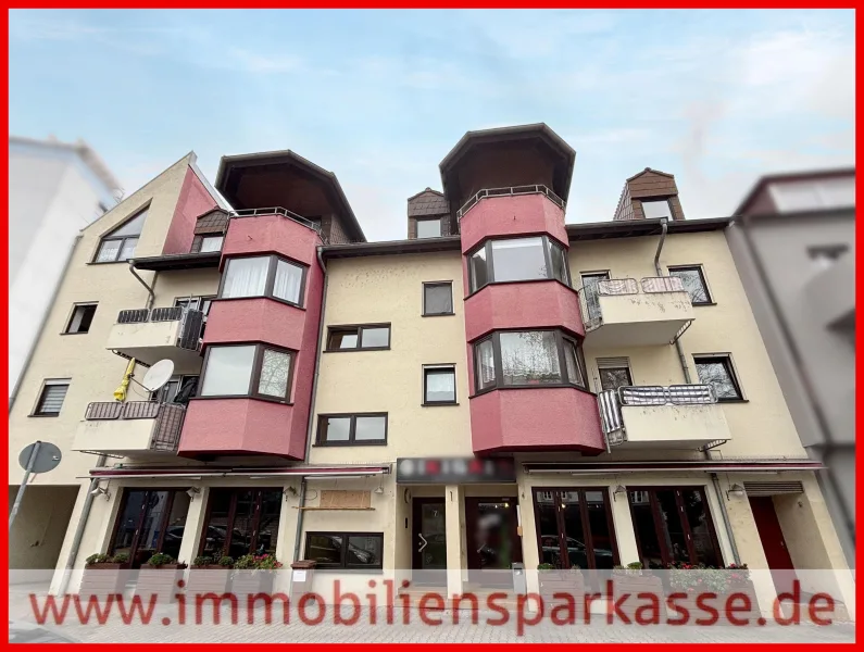 Hausansicht - Wohnung kaufen in Pforzheim - Optimales Wohnen: 3 Zimmer mit Balkon!