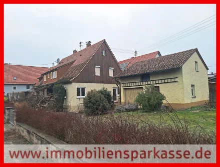 Hausansicht - Haus kaufen in Mühlacker - Tolles Potential am Ortsrand!