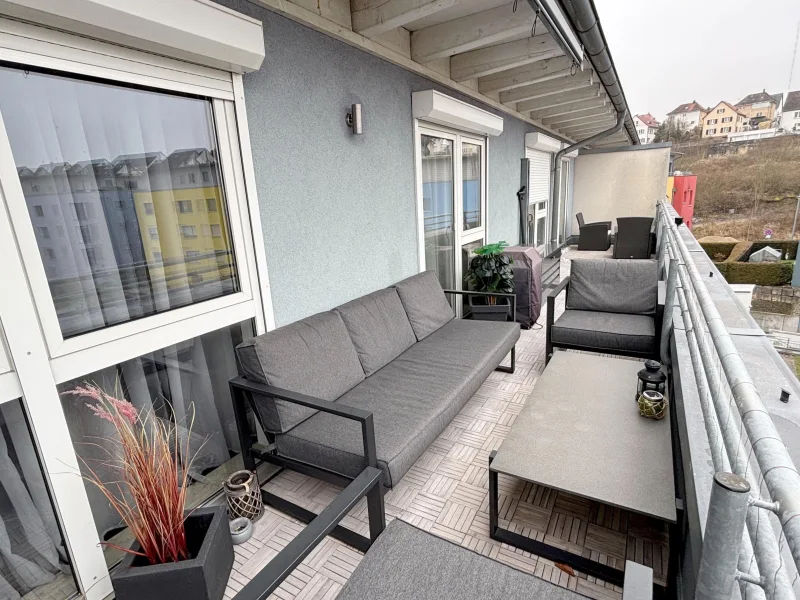 große, loungige Dachterrasse