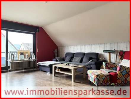 Wohnzimmeransicht - Wohnung kaufen in Birkenfeld - VERMIETET - Wohnung mit Balkon und Garage!