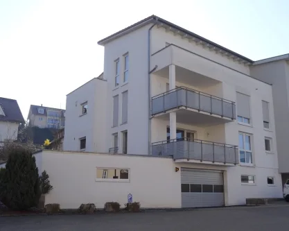 Aussenansicht - Wohnung kaufen in Hüttlingen - Nur für Kapitalanleger: Neuwertige 3,5 Zimmer OG-Wohnung